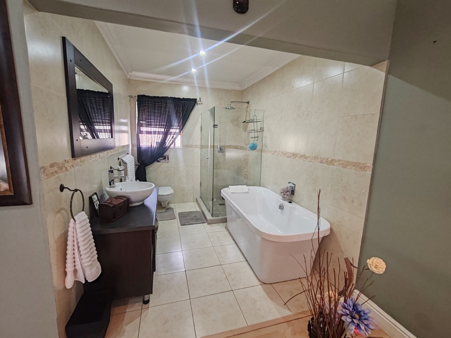 4 Bedroom Property for Sale in Strelitzia Park Eastern Cape